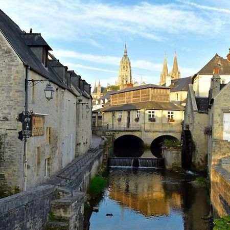 Maison De Ville Chaleureuse Au Coeur De Bayeux Buitenkant foto