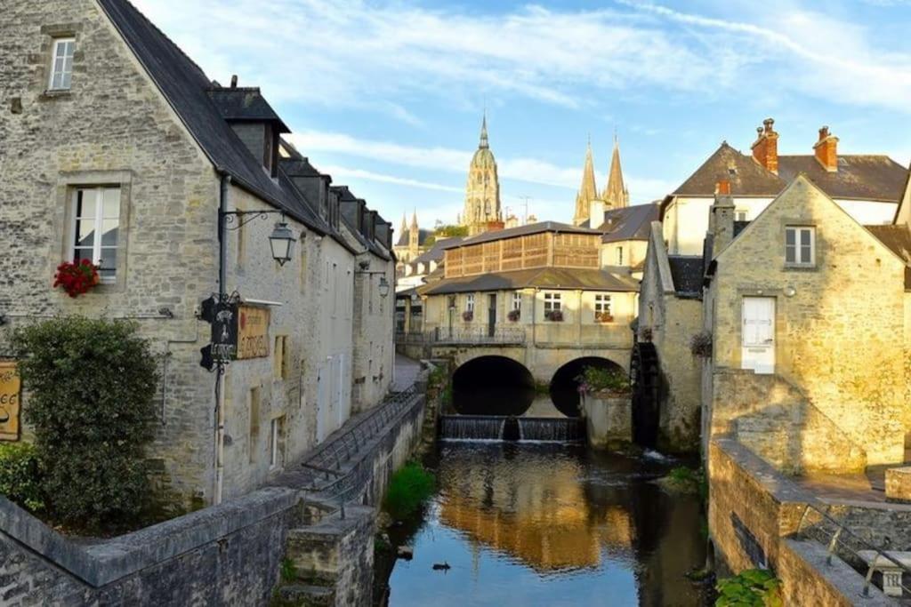 Maison De Ville Chaleureuse Au Coeur De Bayeux Buitenkant foto